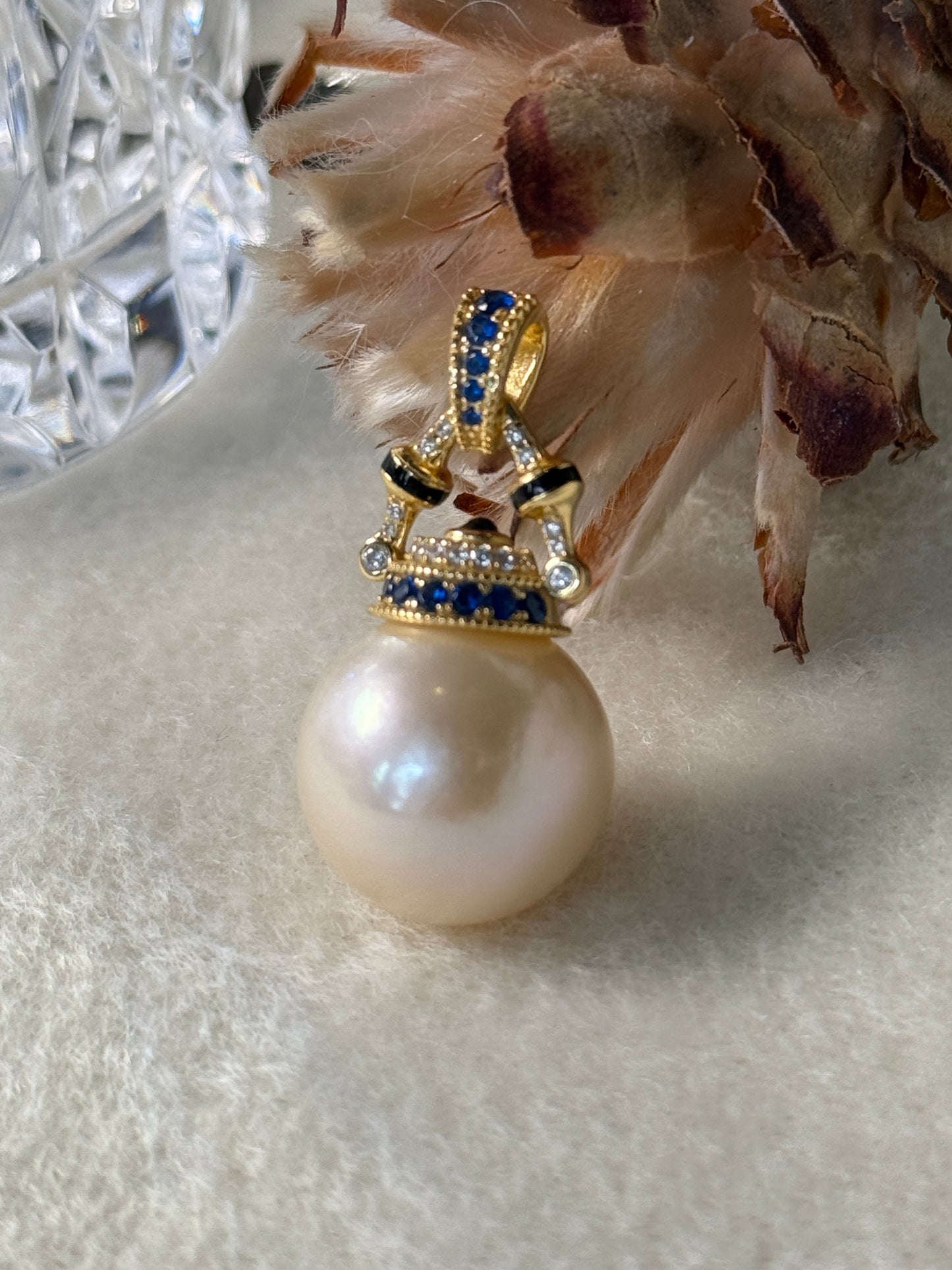 Elara | Teapot Pendant with Rare Cream-Gold Pearl