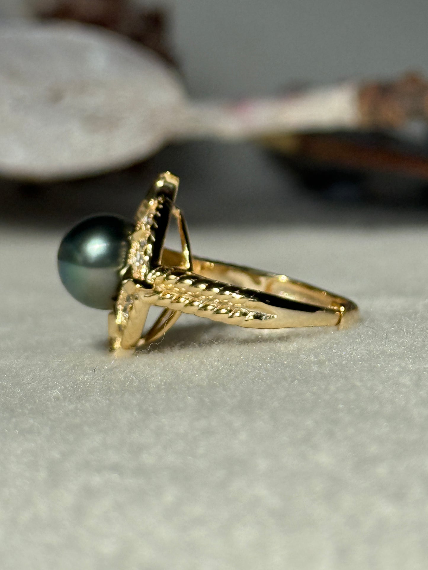 Solara | Adjustable Sun Ring with Green Tahitian Pearl
