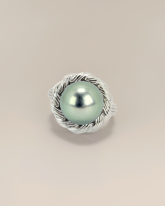 Sylvaine | Floral Ring with Green Tahitian Pearl