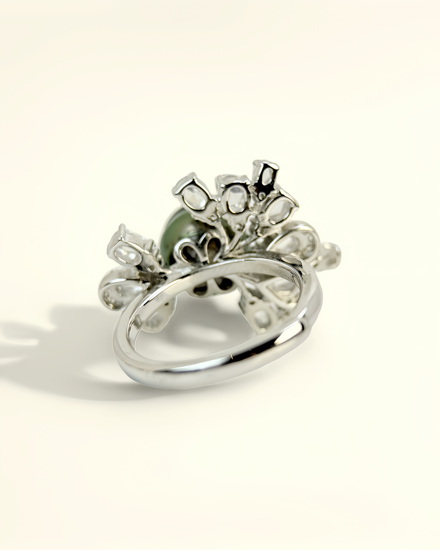ECLIA | Starburst Ring