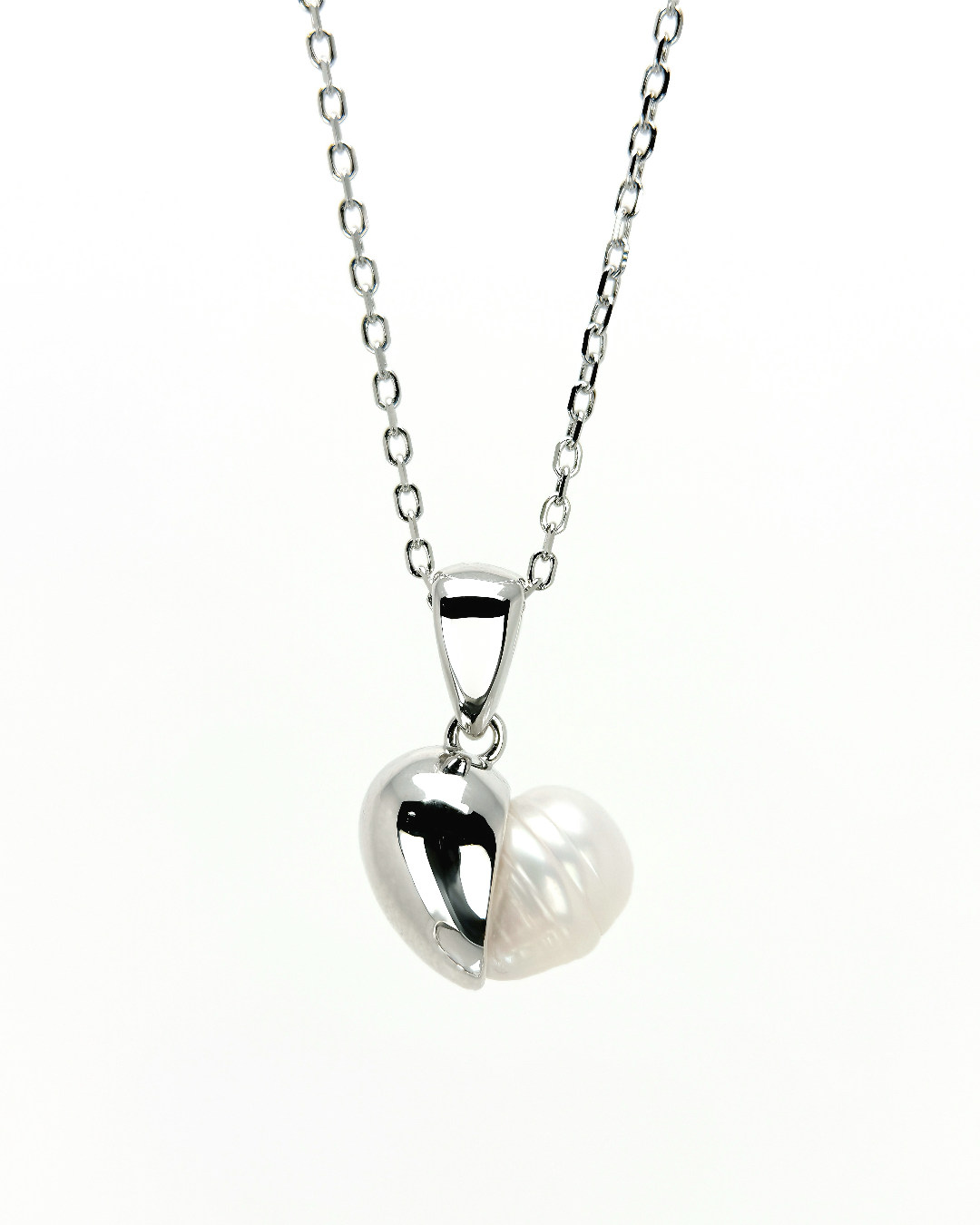 LUMÉA | Heart Necklace