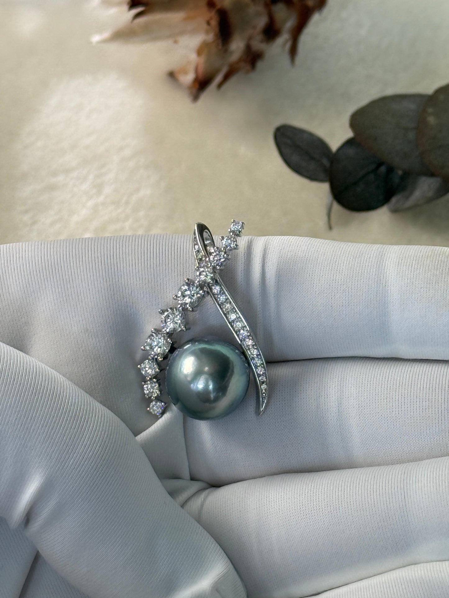 Celestia | Platinum Blue Glow Tahitian Pearl Pendant