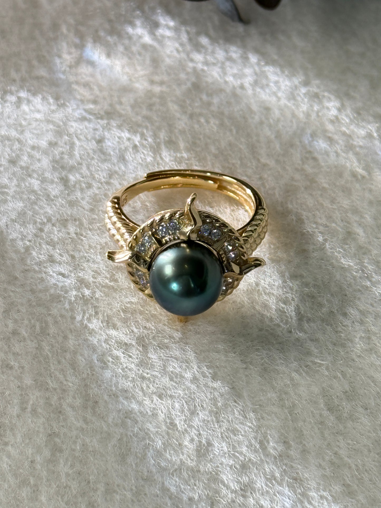 Solara | Adjustable Sun Ring with Green Tahitian Pearl