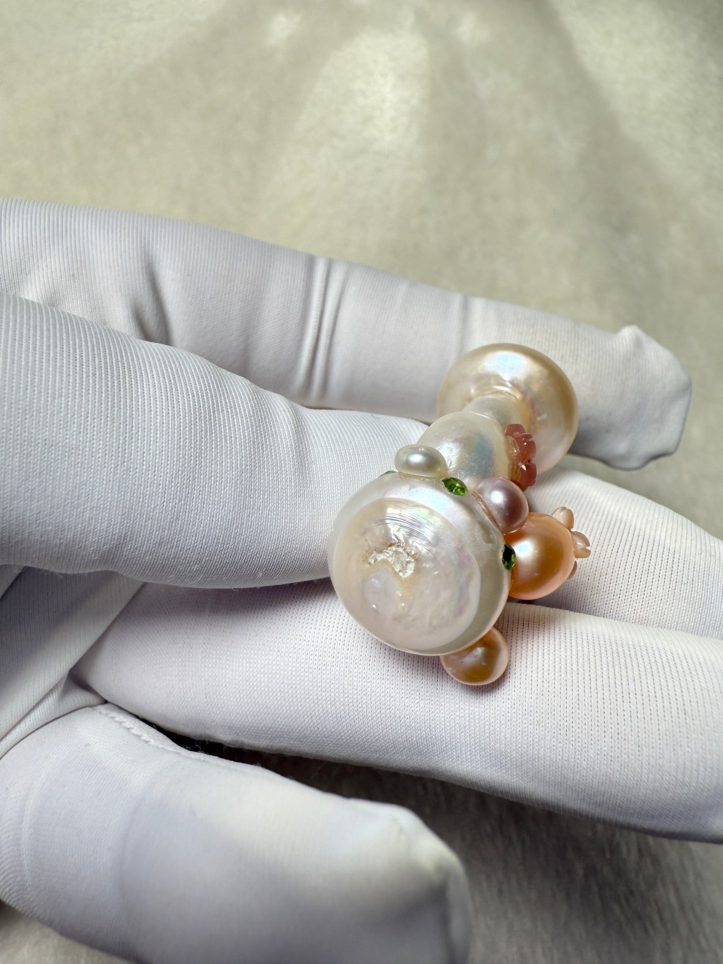 Blooming Mushroom | Baroque Pearl Table Totem