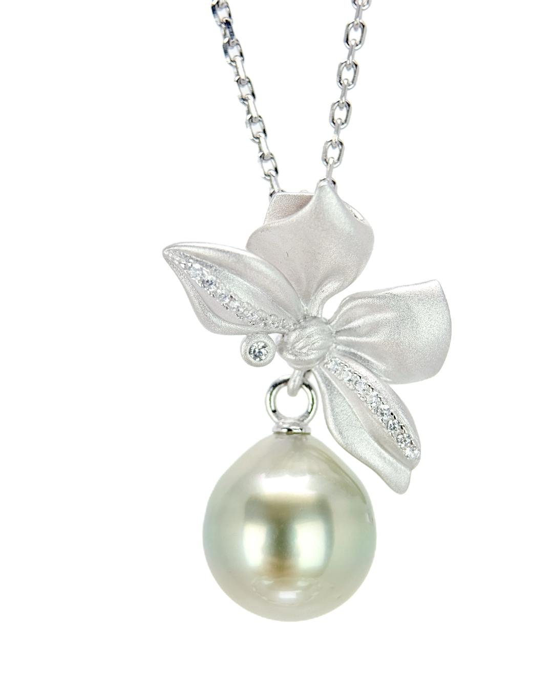 RIVÉA | Ribbon Pendant