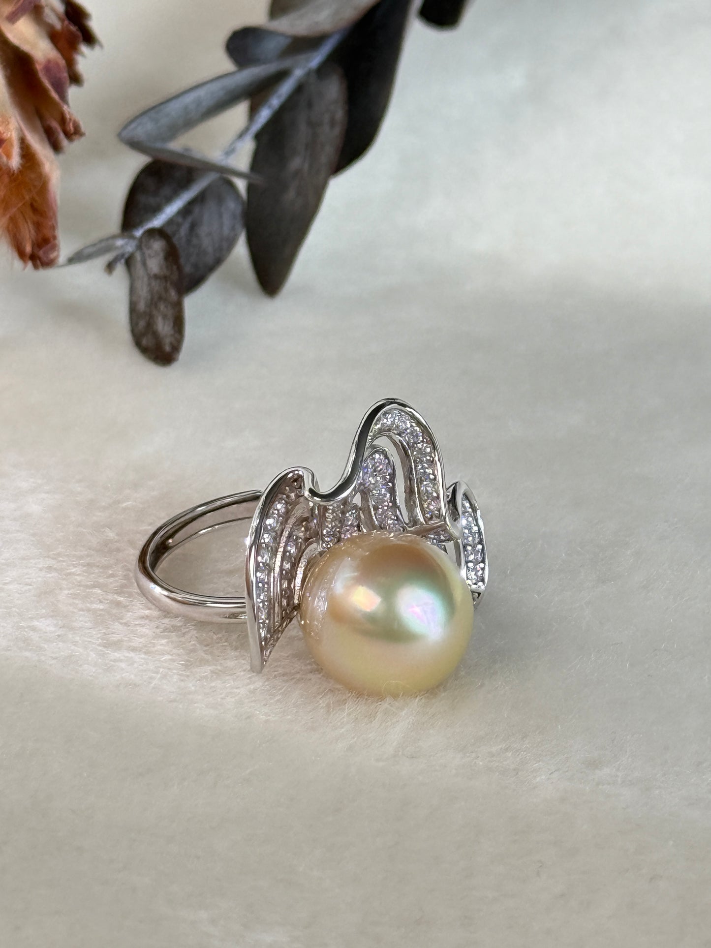 Isadora | Sculptural Ring with South Sea Golden Pearl