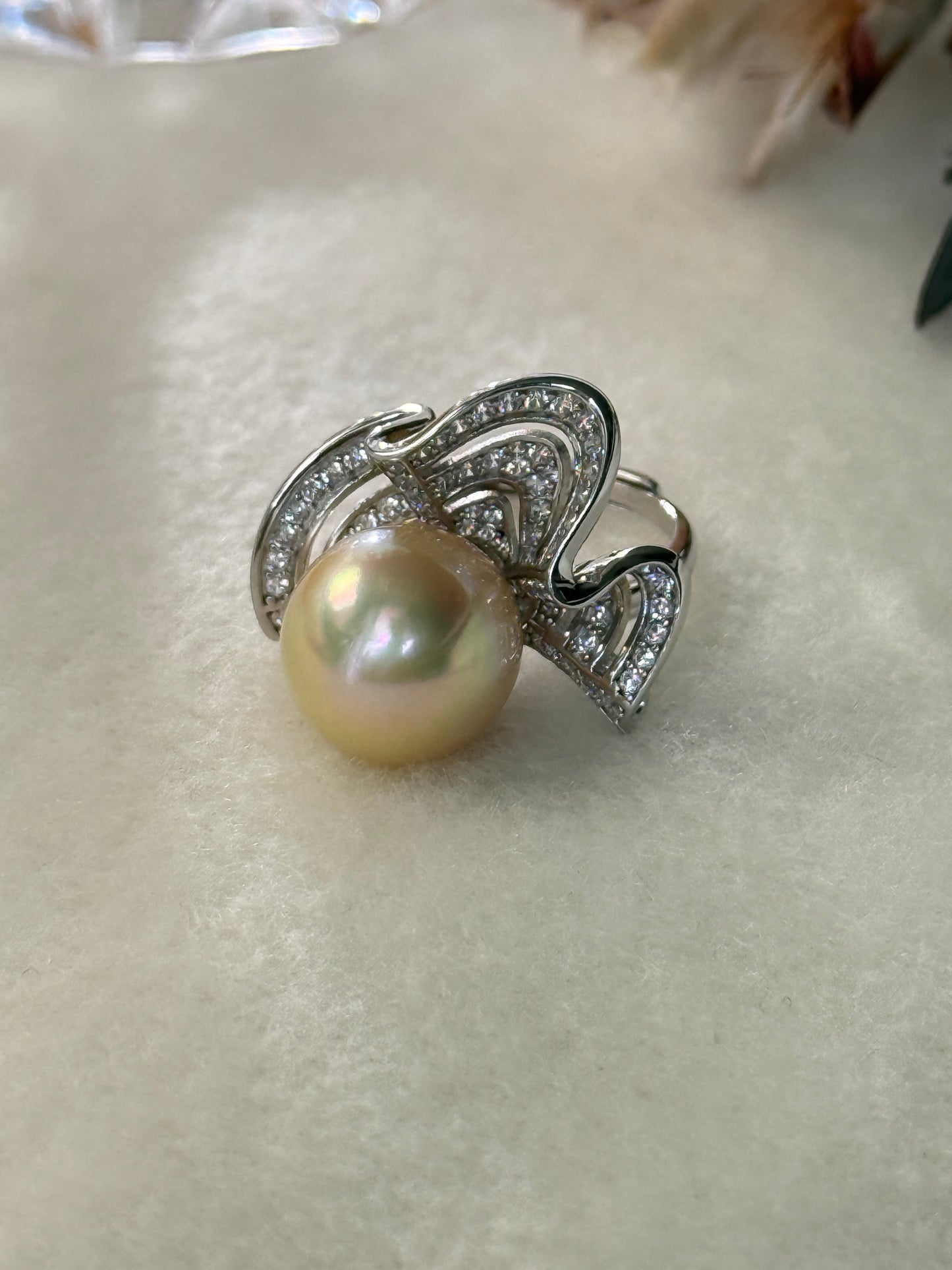 Isadora | Sculptural Ring with South Sea Golden Pearl
