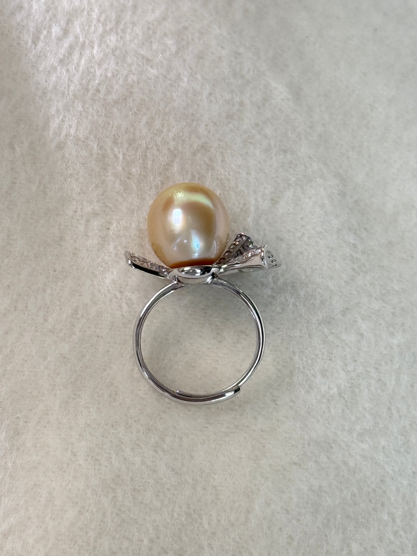 Isadora | Sculptural Ring with South Sea Golden Pearl