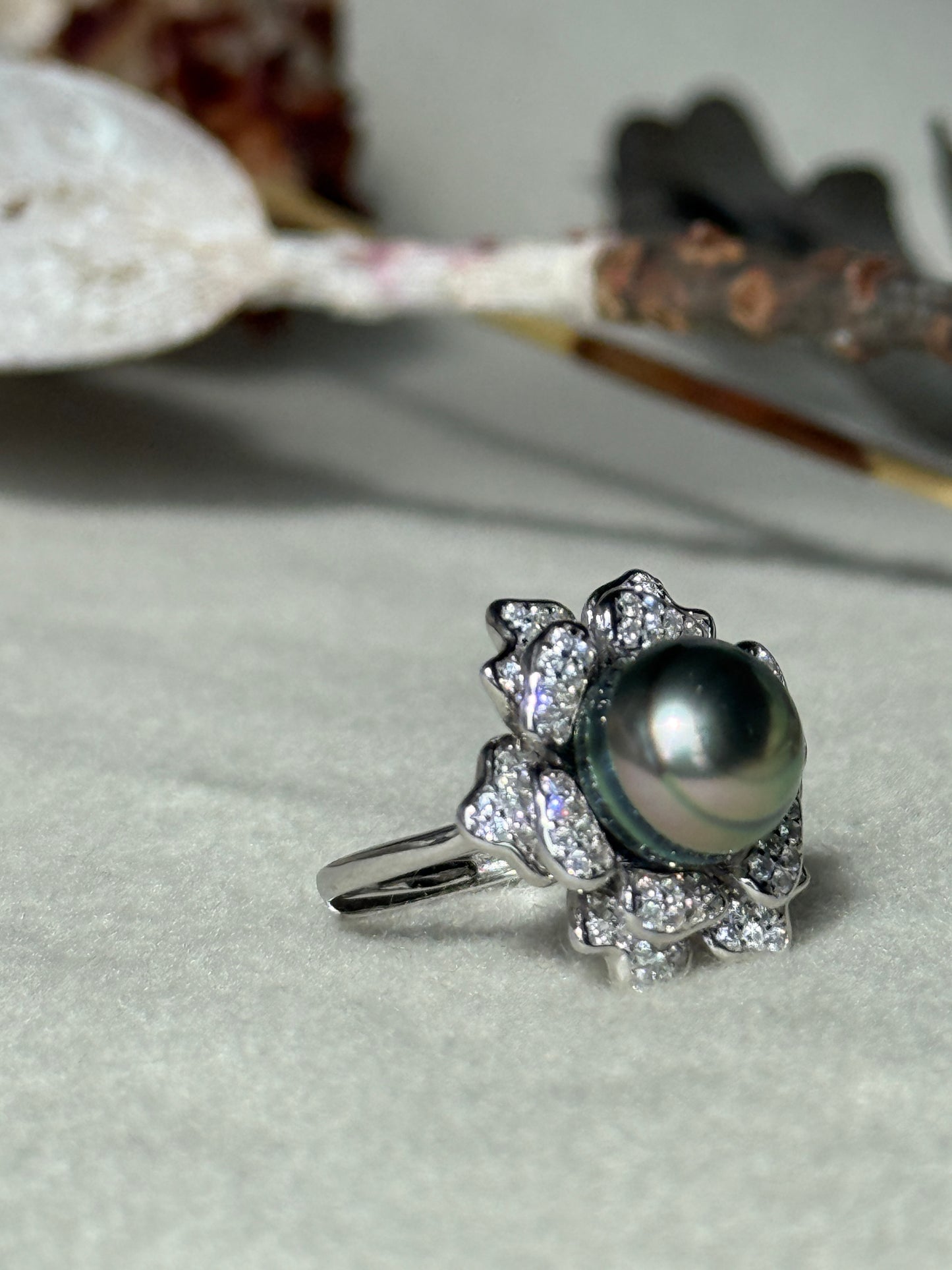 Flora | Adjustable Ring with Blooming Tahitian Pearl