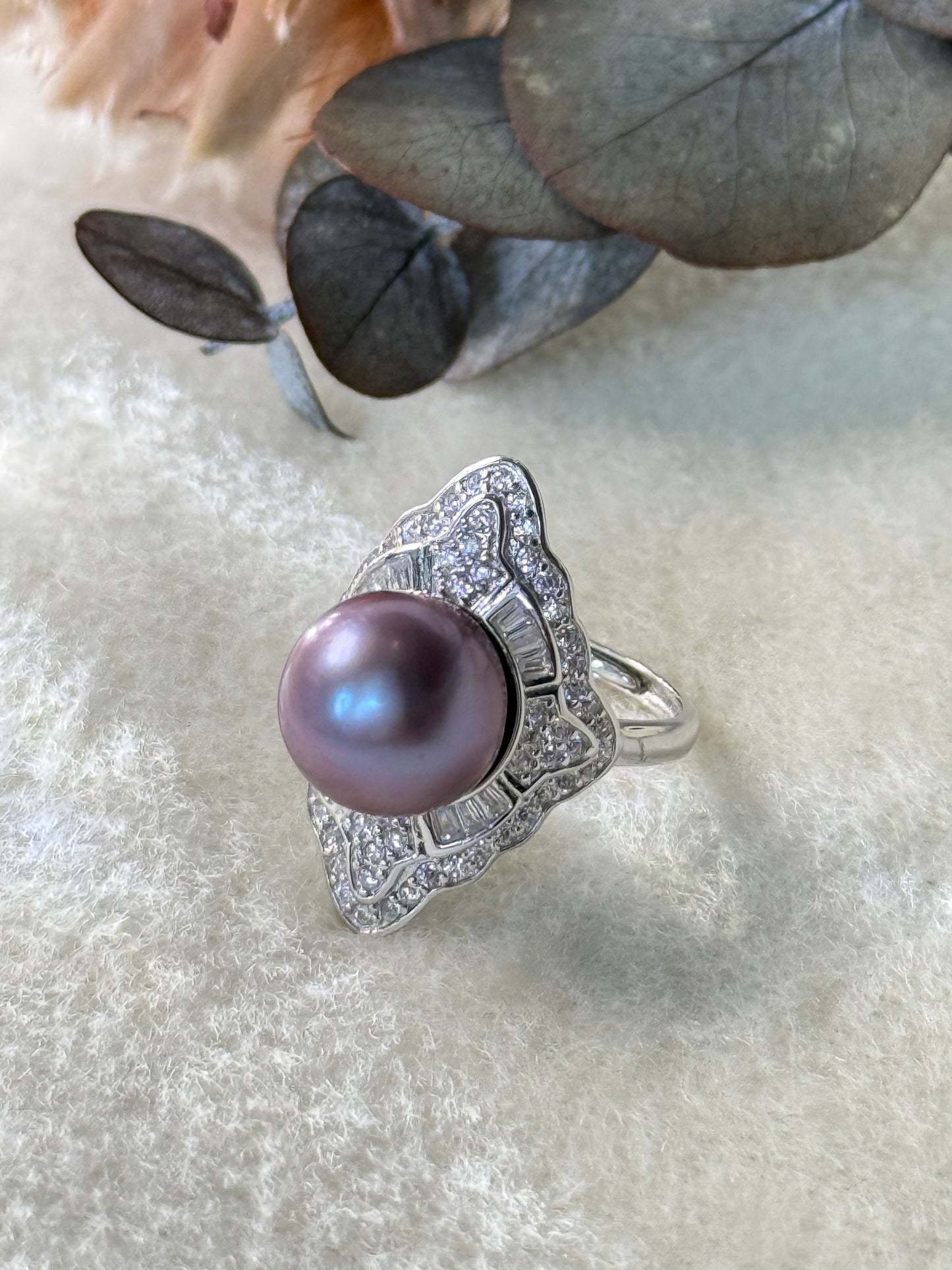 Viola | Vintage-Inspired Ring with Purple Freshwater Pearl