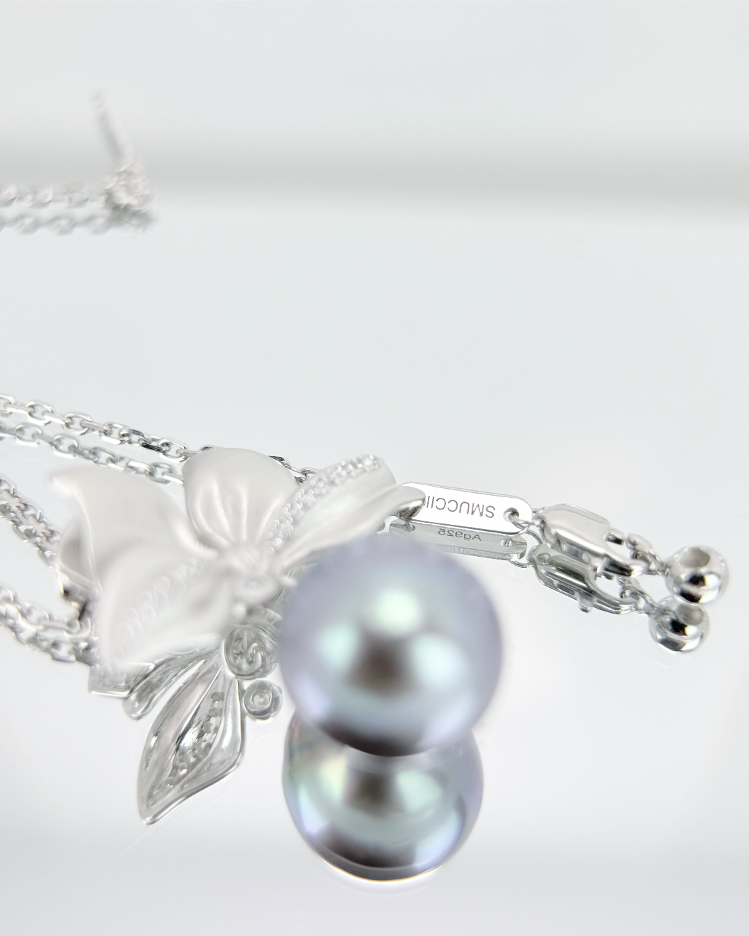 RÉLIA | Ribbon Pendant