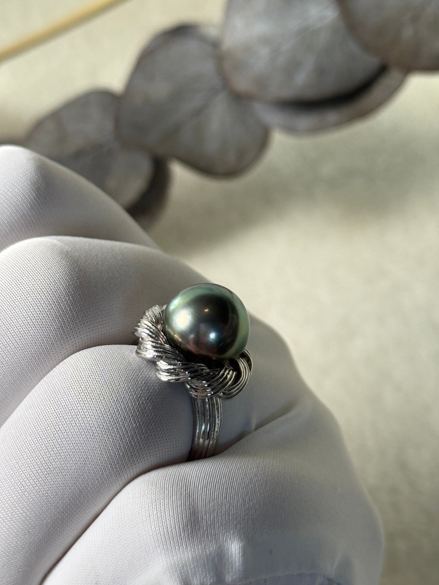 Sylvaine | Floral Ring with Green Tahitian Pearl