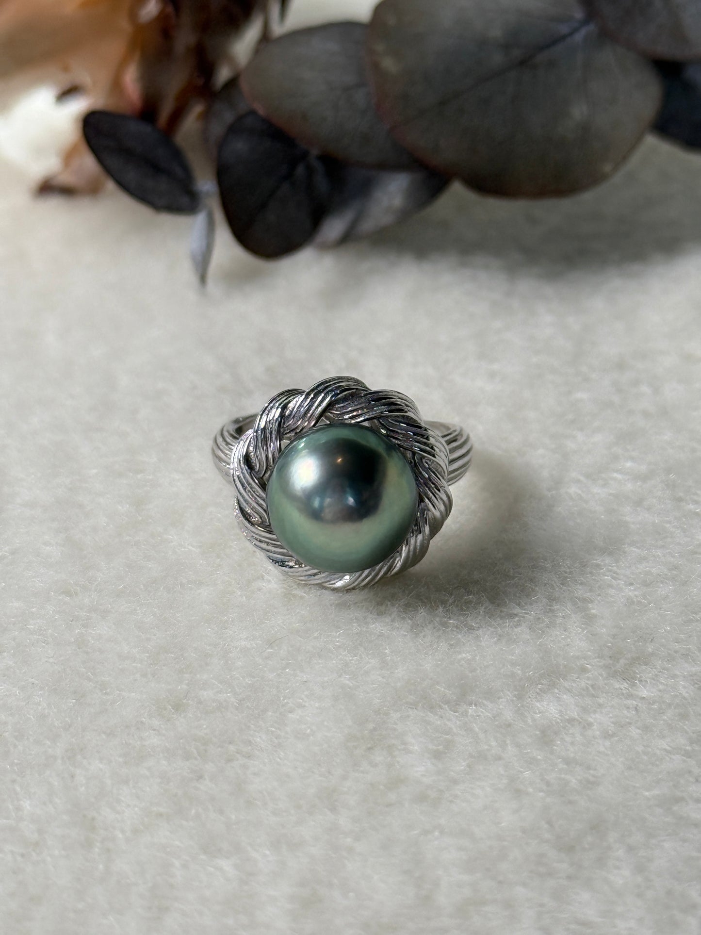 Sylvaine | Floral Ring with Green Tahitian Pearl
