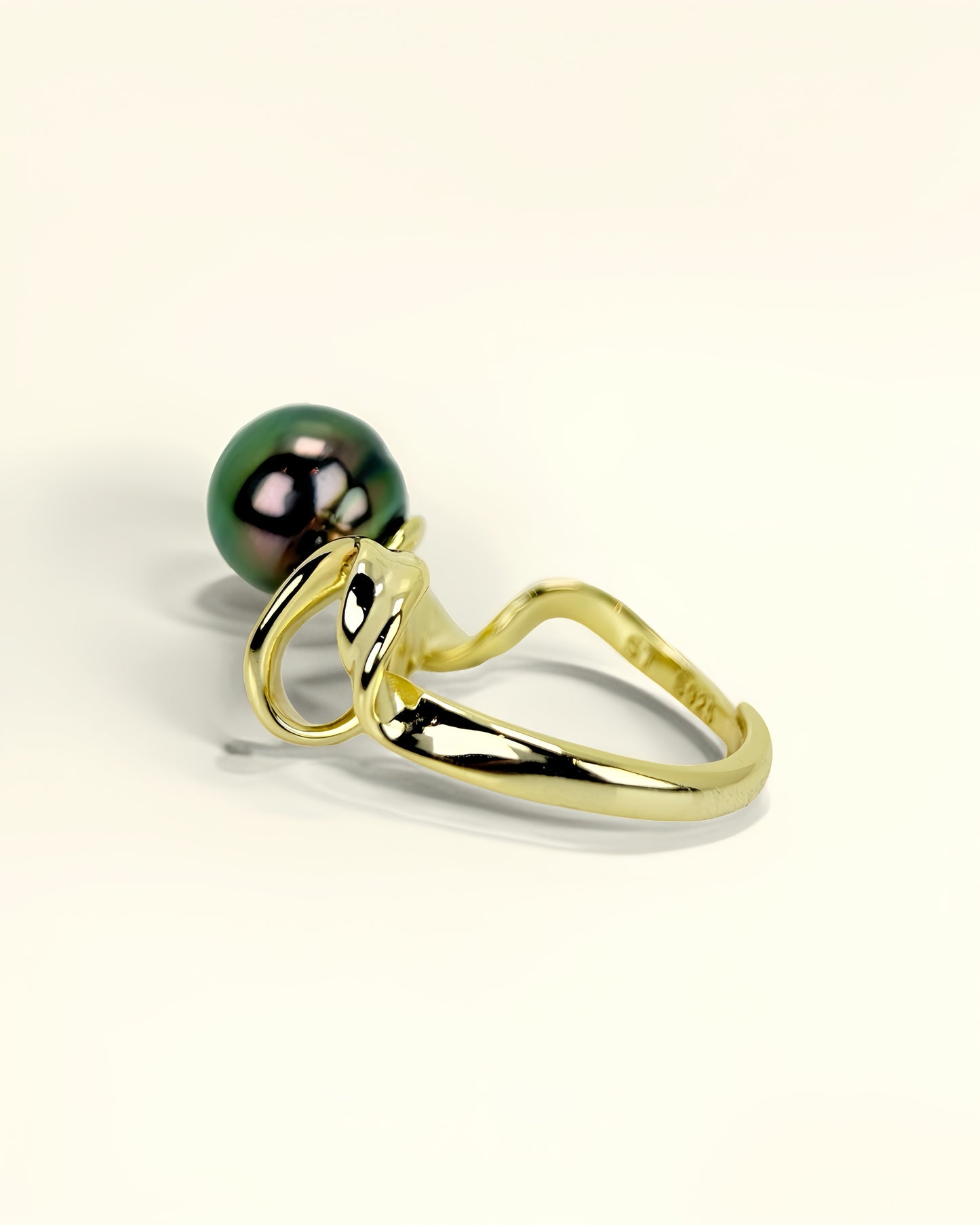 VELA | Ribbon Ring