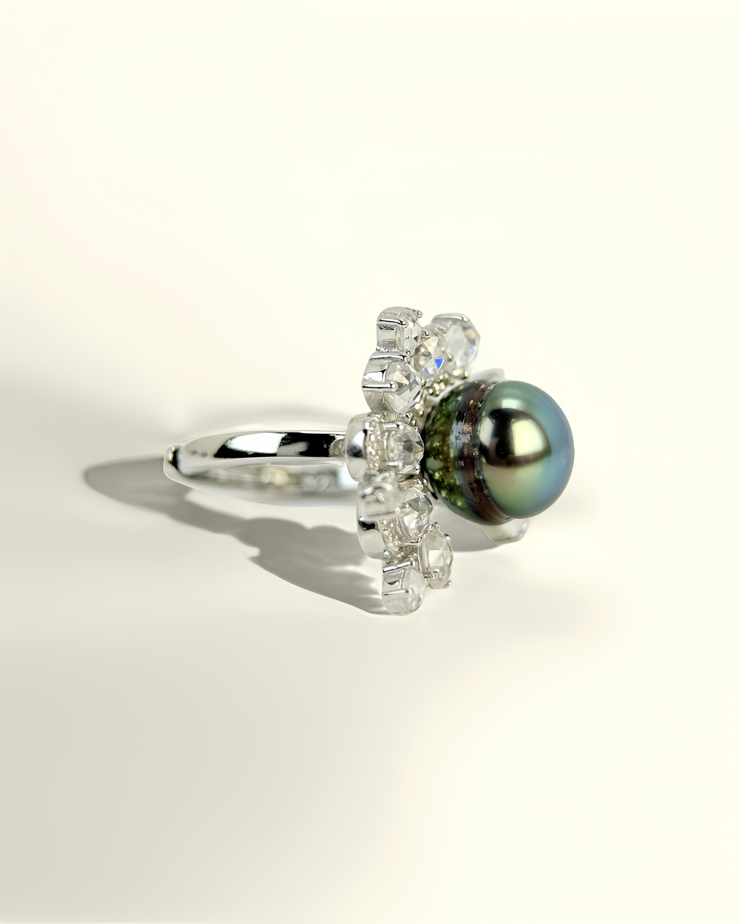 ECLIA | Starburst Ring