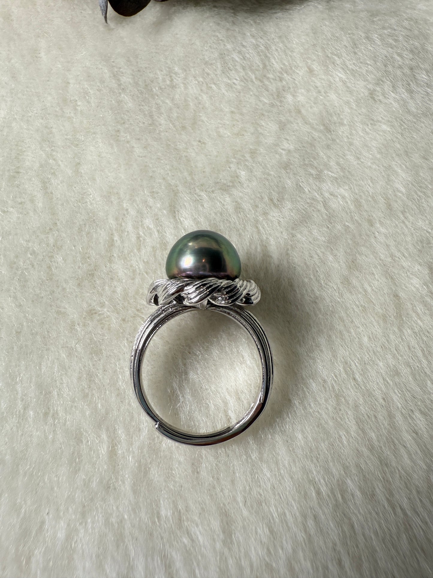 Sylvaine | Floral Ring with Green Tahitian Pearl