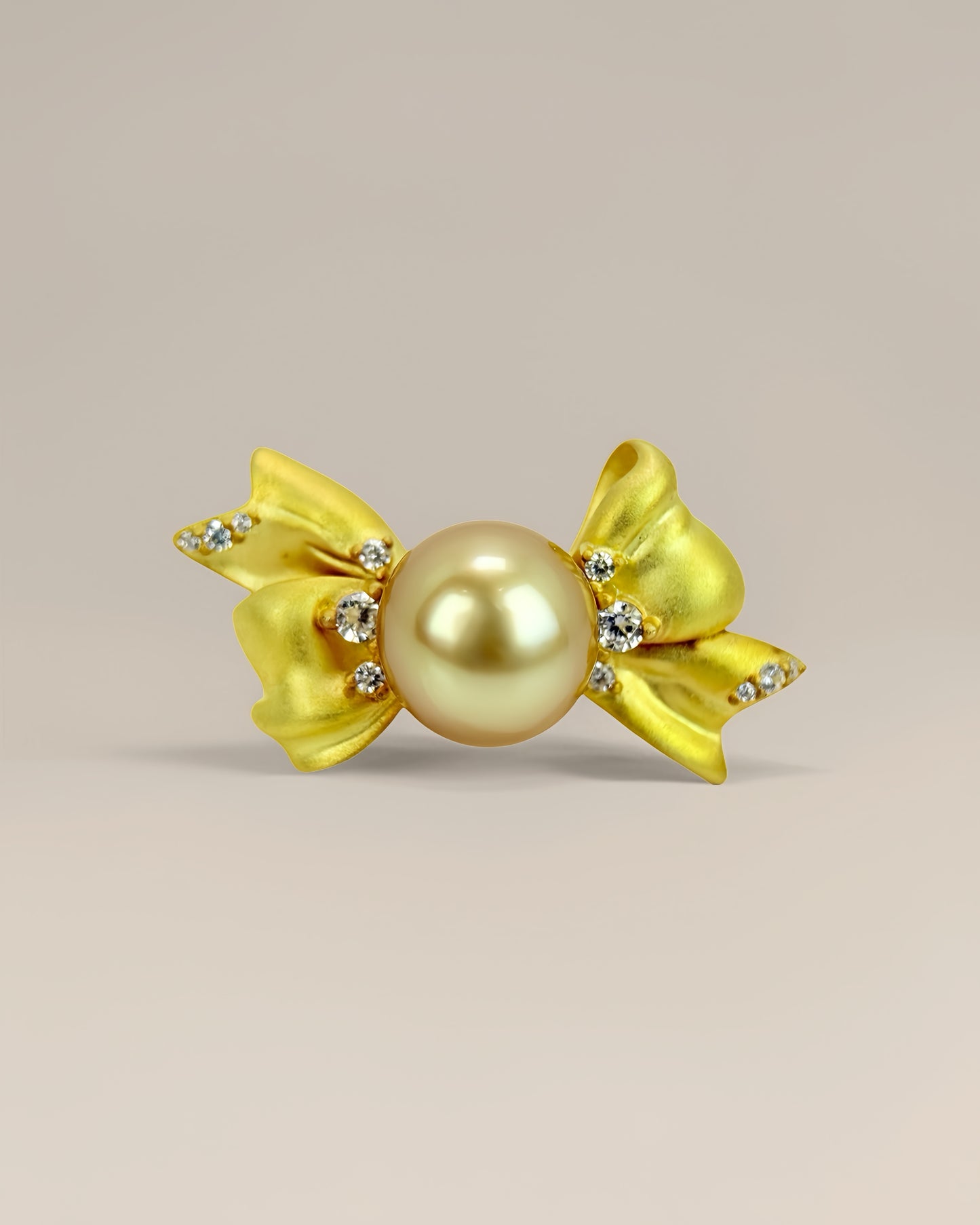 Aurevra | Golden Bow Ring