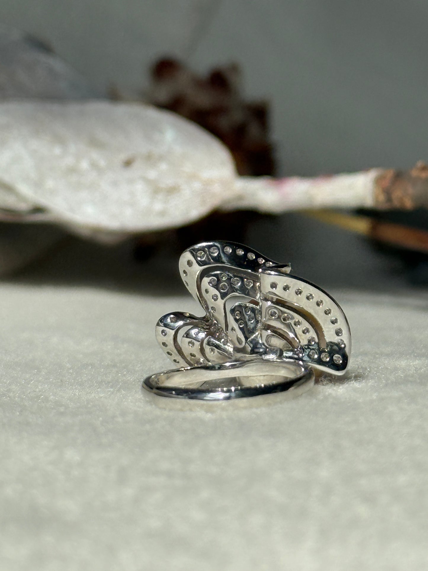 Isadora | Sculptural Ring with South Sea Golden Pearl