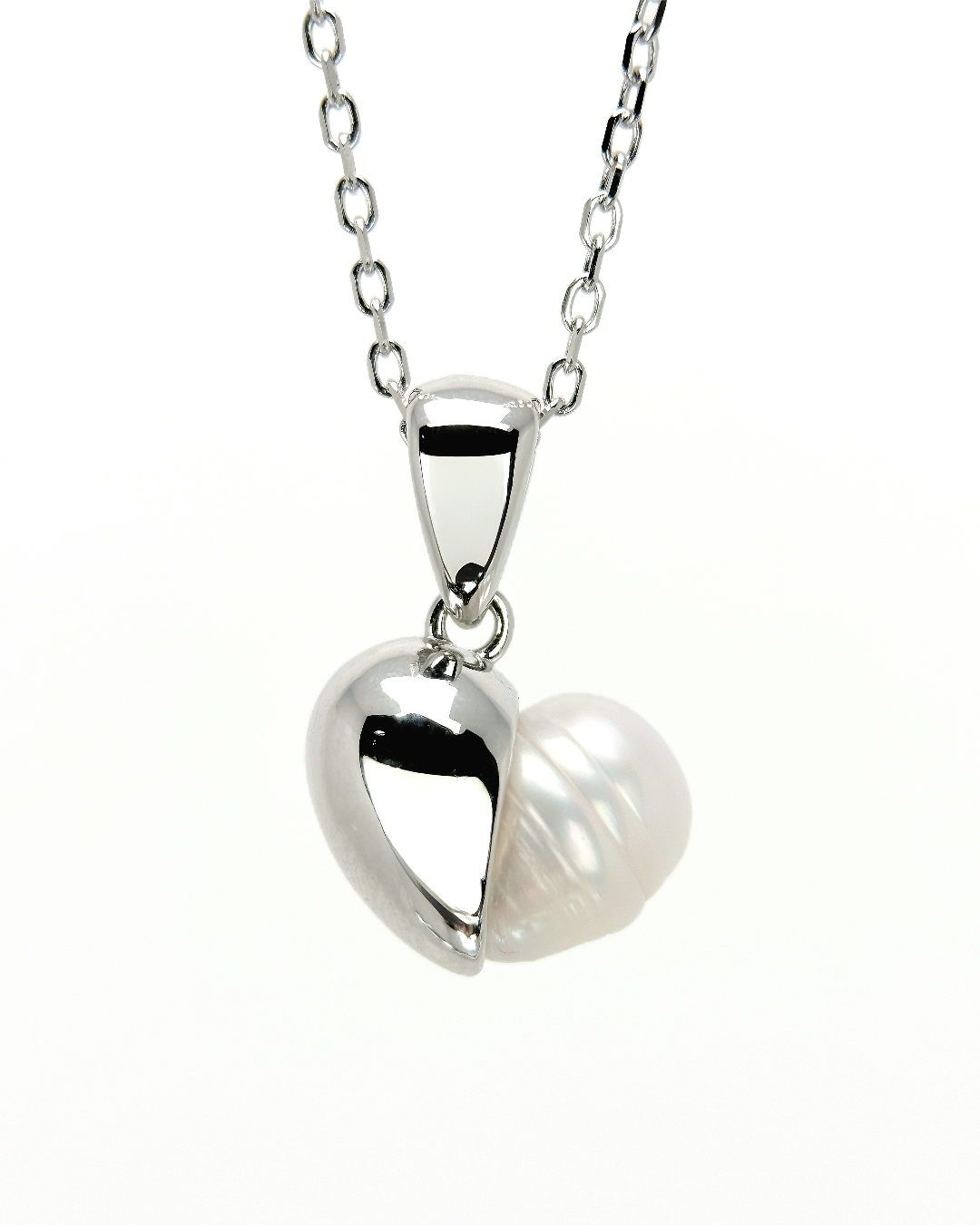 LUMÉA | Heart Necklace