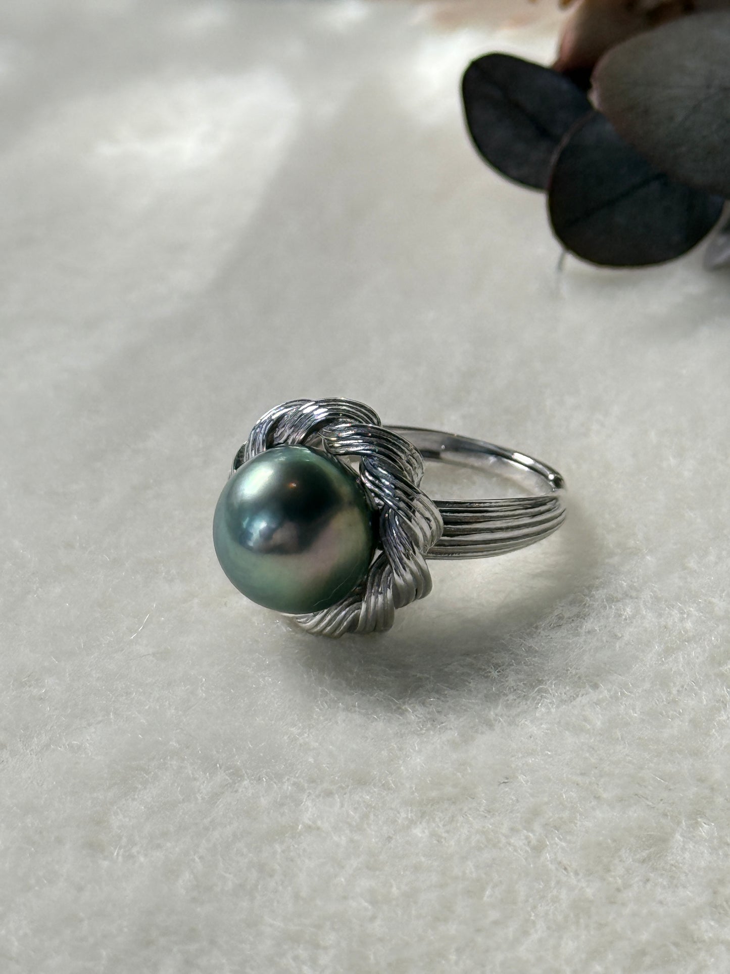 Sylvaine | Floral Ring with Green Tahitian Pearl
