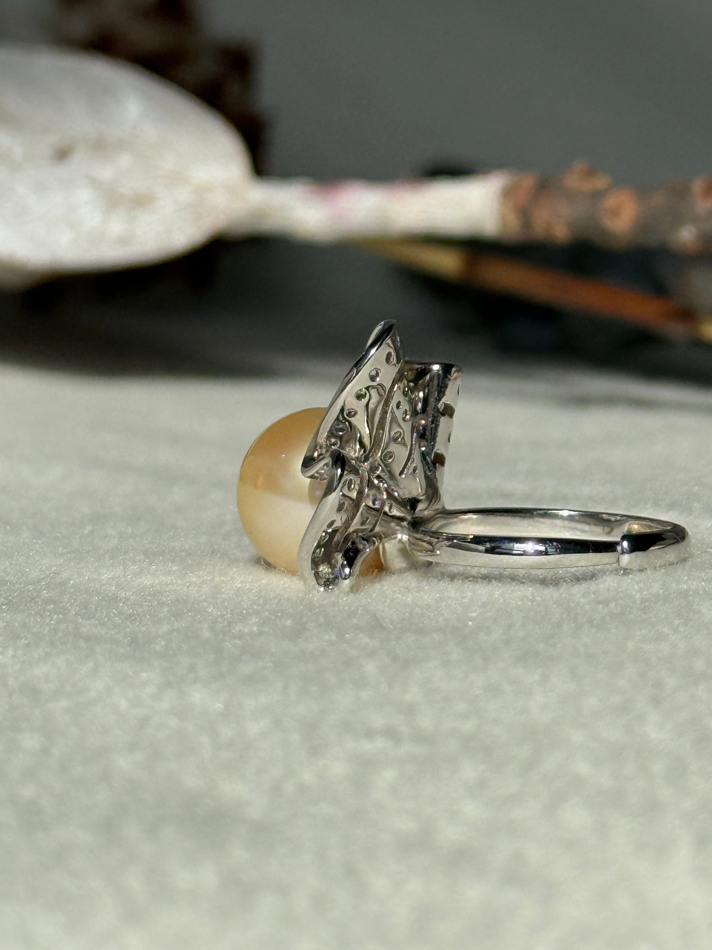 Isadora | Sculptural Ring with South Sea Golden Pearl