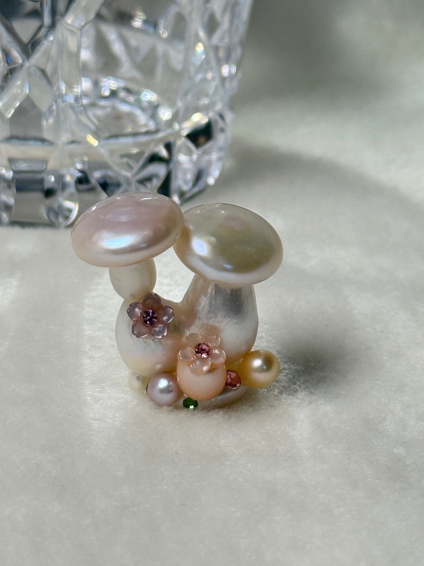 Blooming Mushroom | Baroque Pearl Table Totem