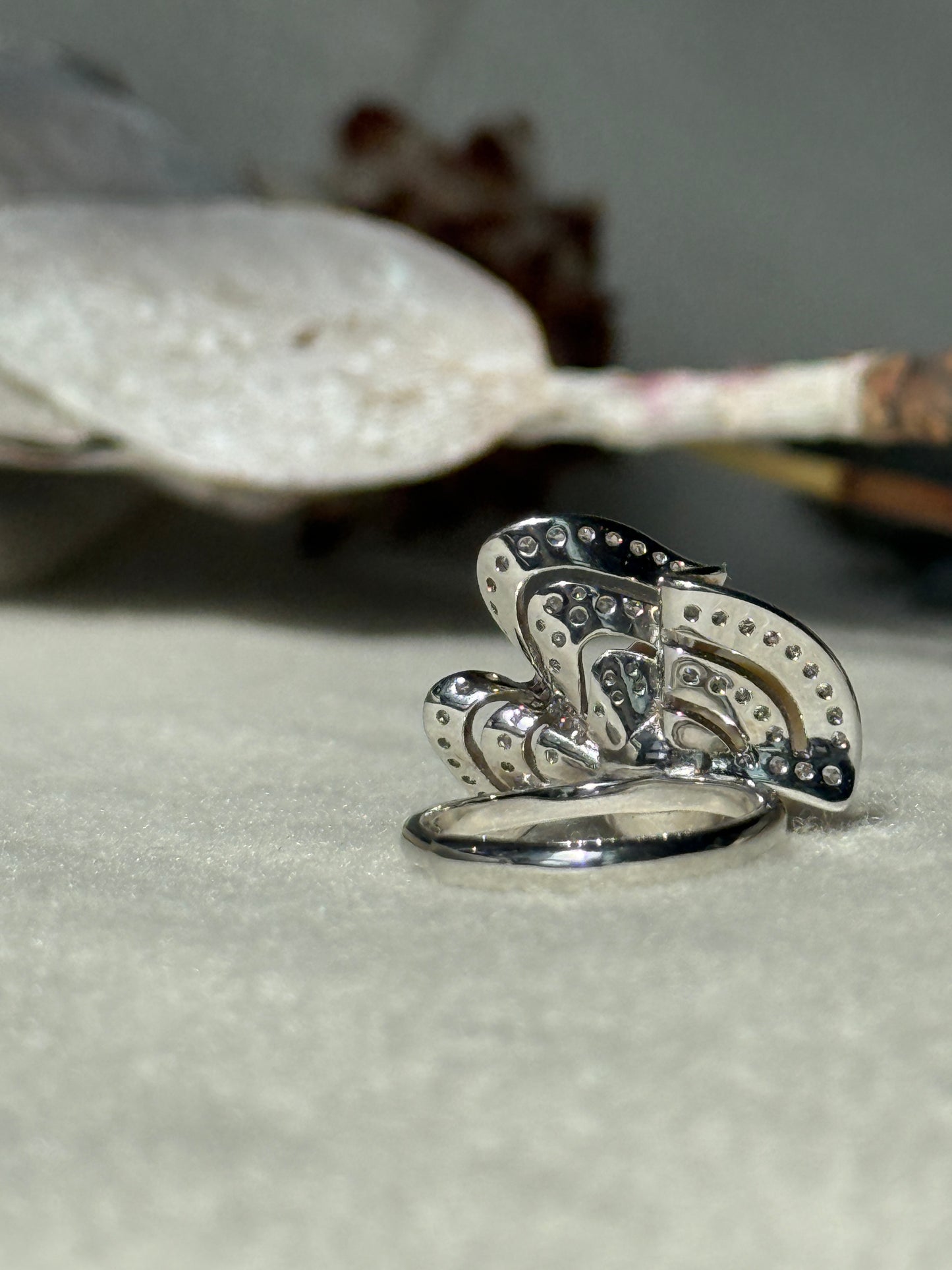 Isadora | Sculptural Ring with South Sea Golden Pearl