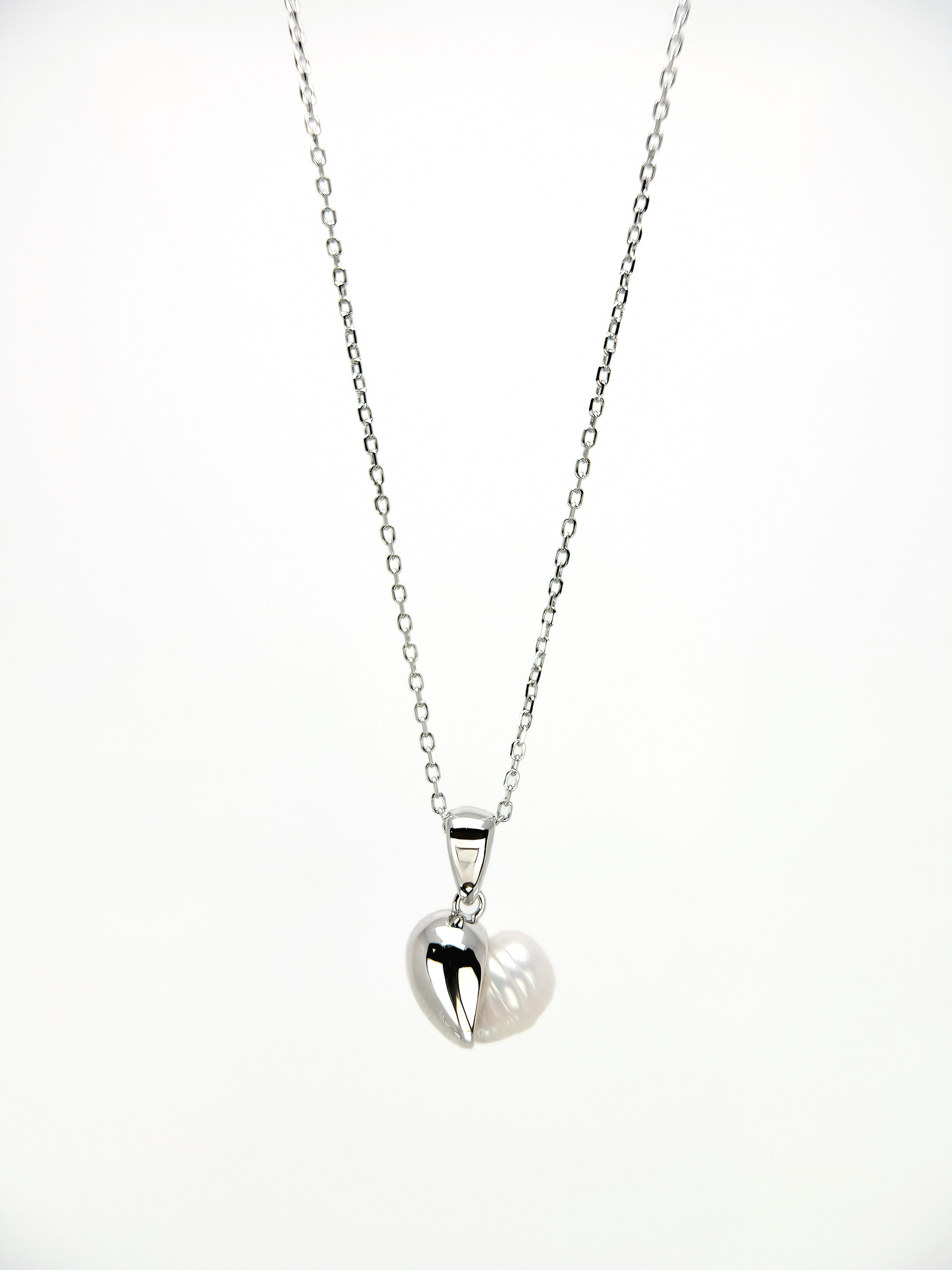 LUMÉA | Heart Necklace