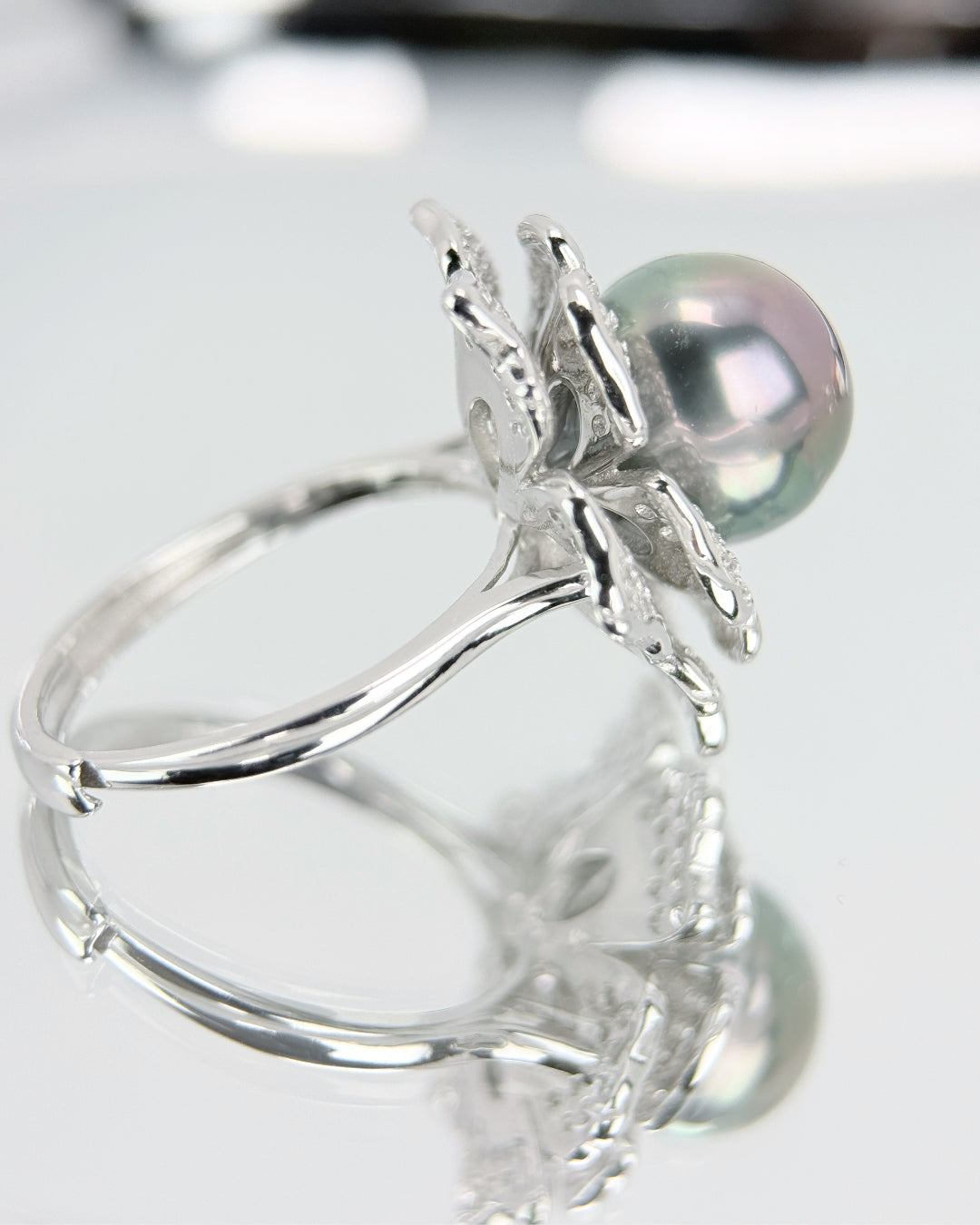 NOIRLOTUS | The Lotus Ring