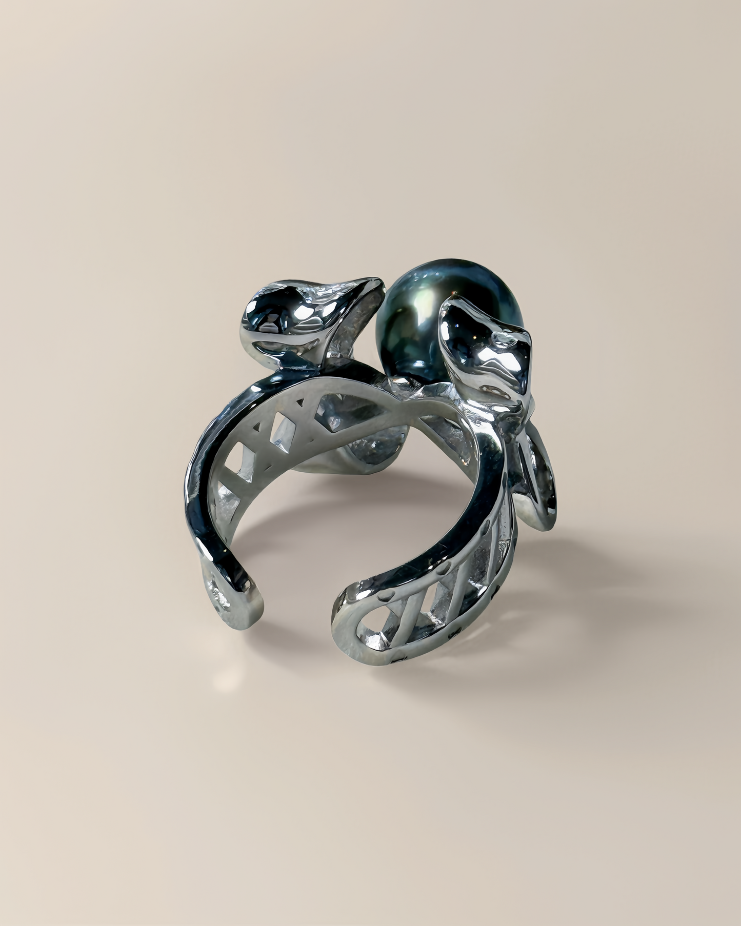 Roux | Sculpted Bow Ring with Tahitian Pearl