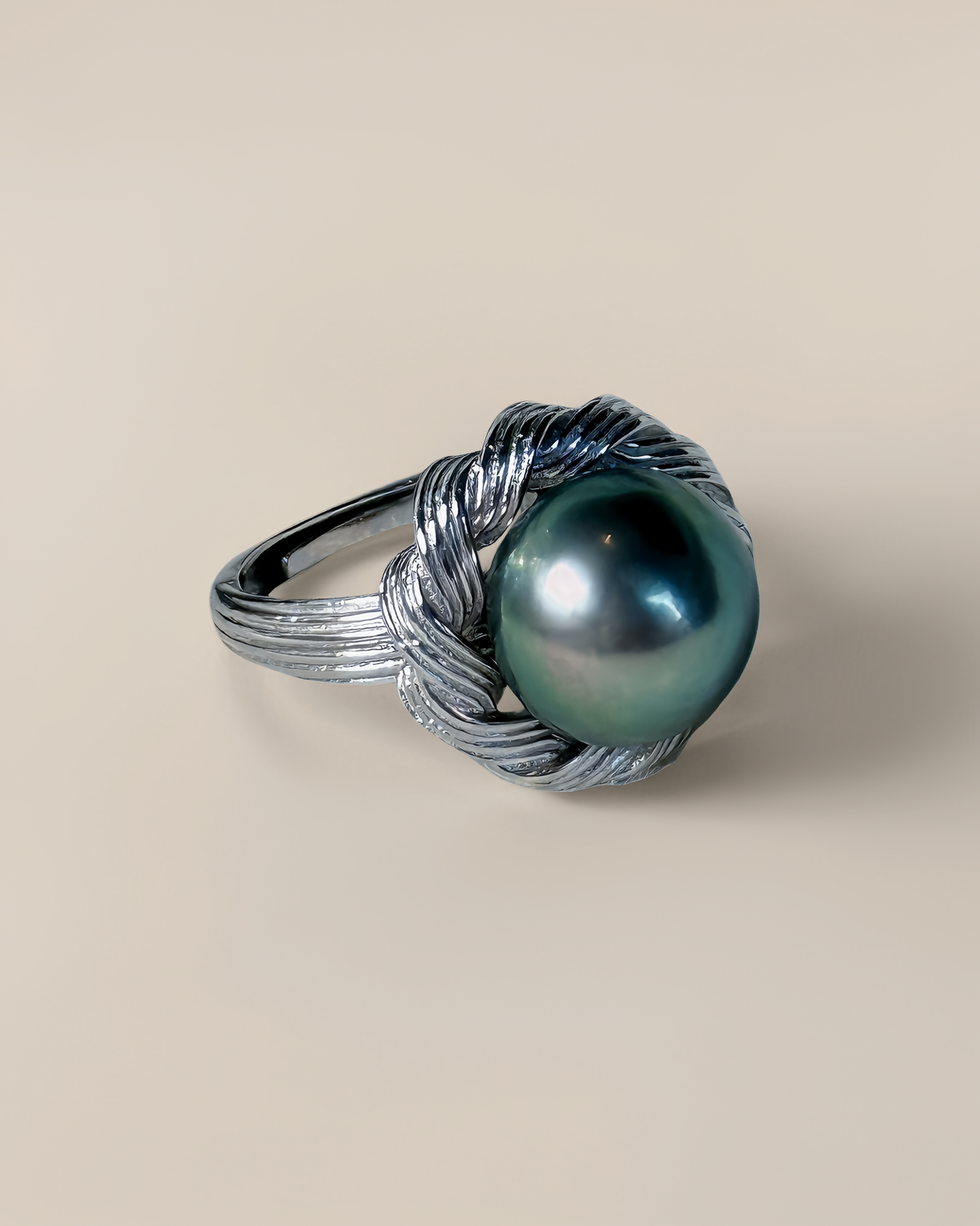 Sylvaine | Floral Ring with Green Tahitian Pearl