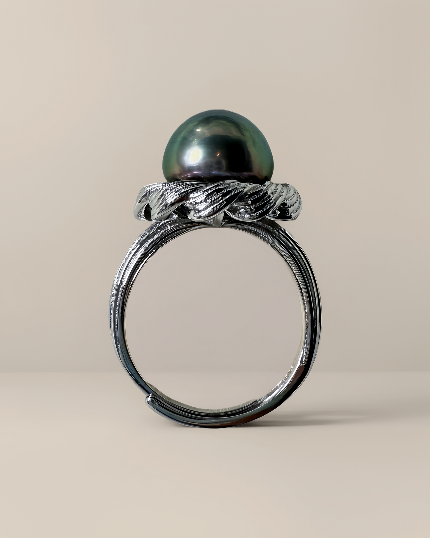 Sylvaine | Floral Ring with Green Tahitian Pearl