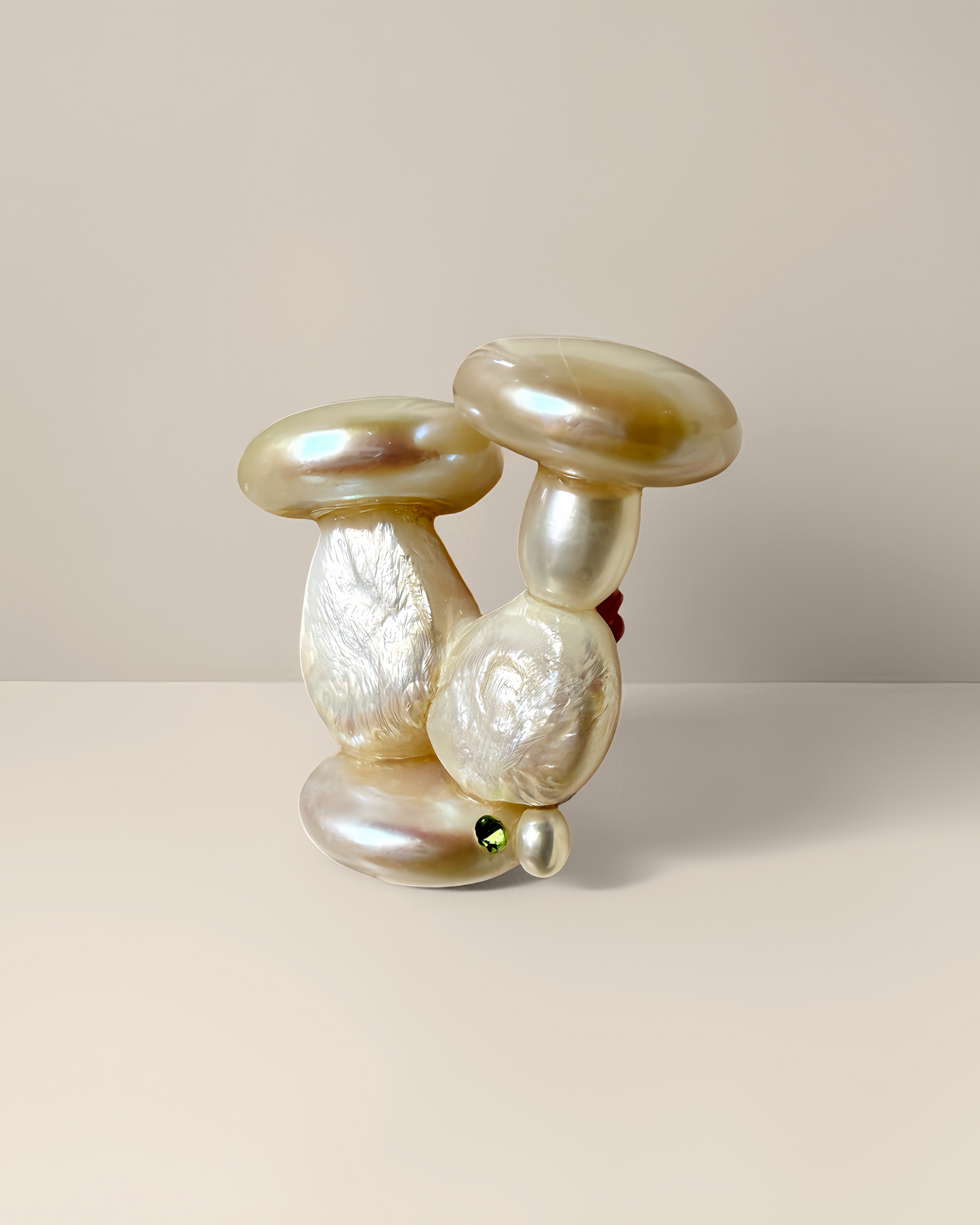 Blooming Mushroom | Baroque Pearl Table Totem