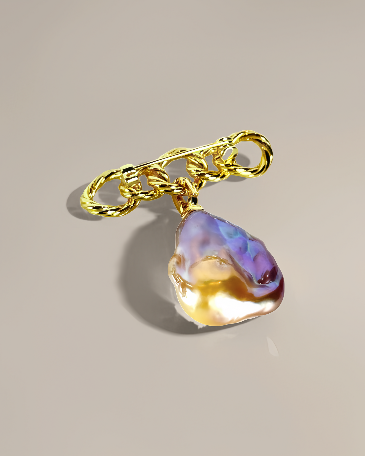 Seraphine | Baroque fresh water pearl Brooch