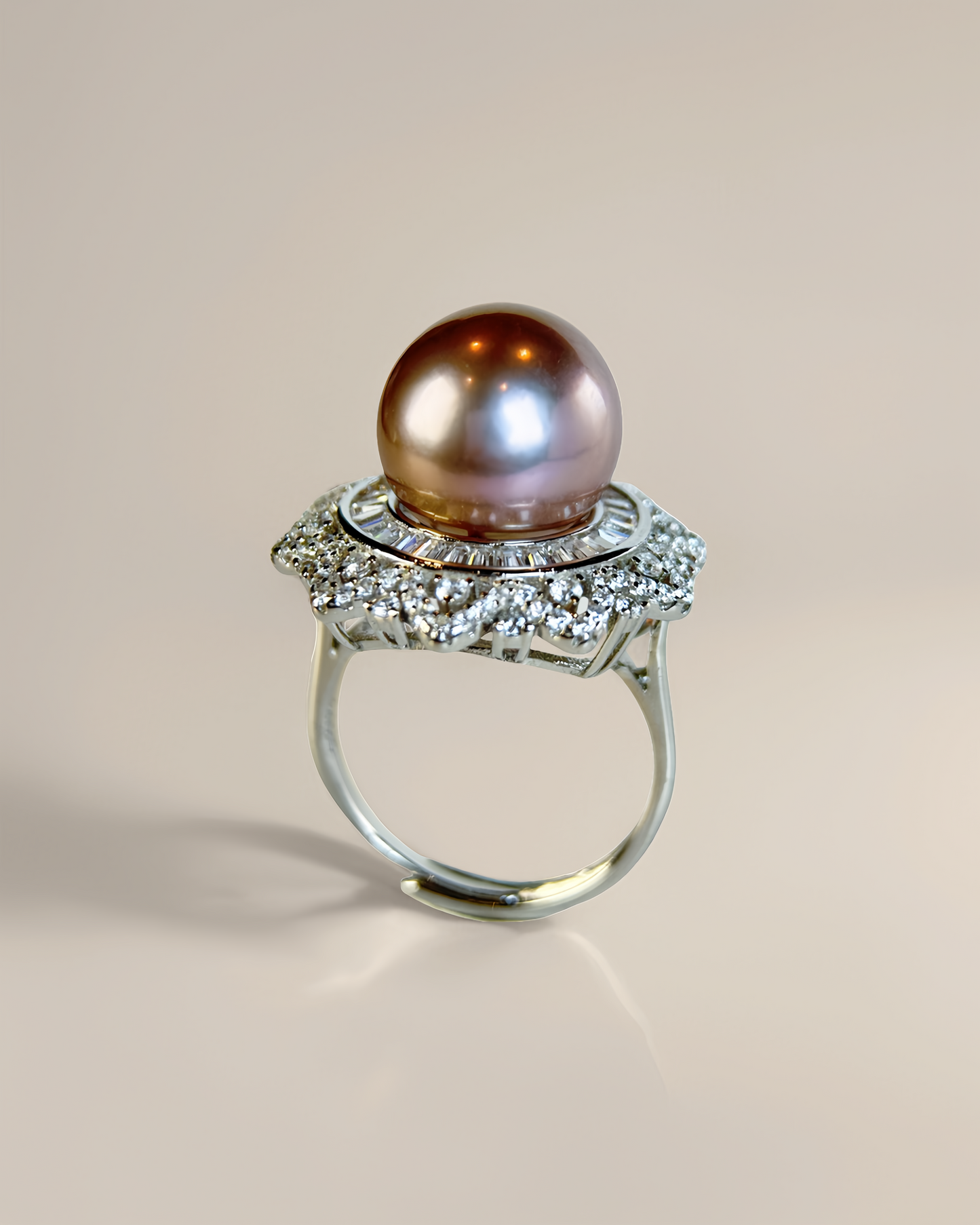 Améline | Halo Ring with Metallic Pink-Purple Pearl