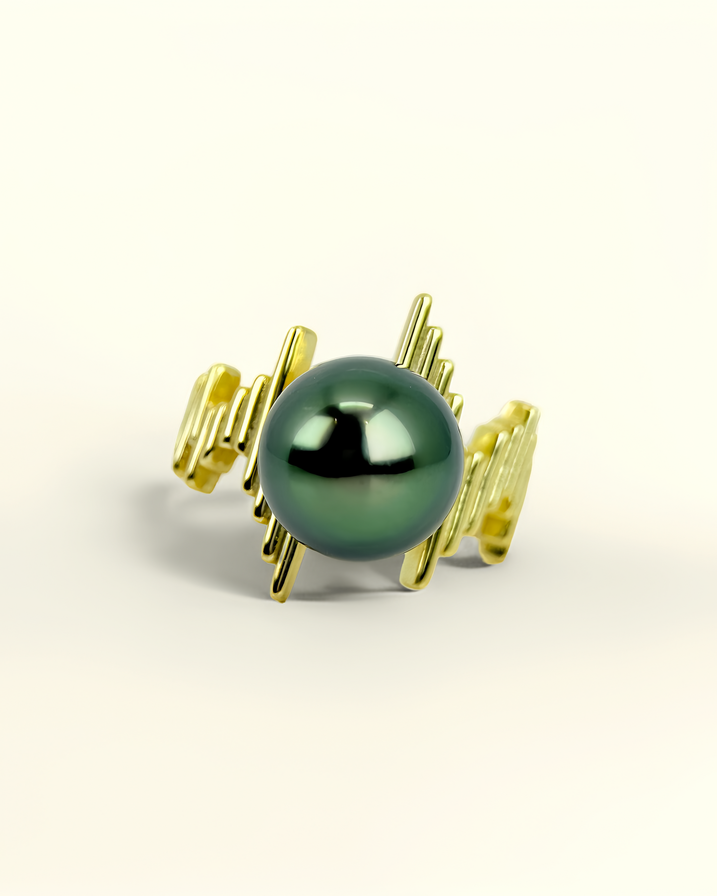 Aurelia | Heartbeat Tahitian pearl Ring