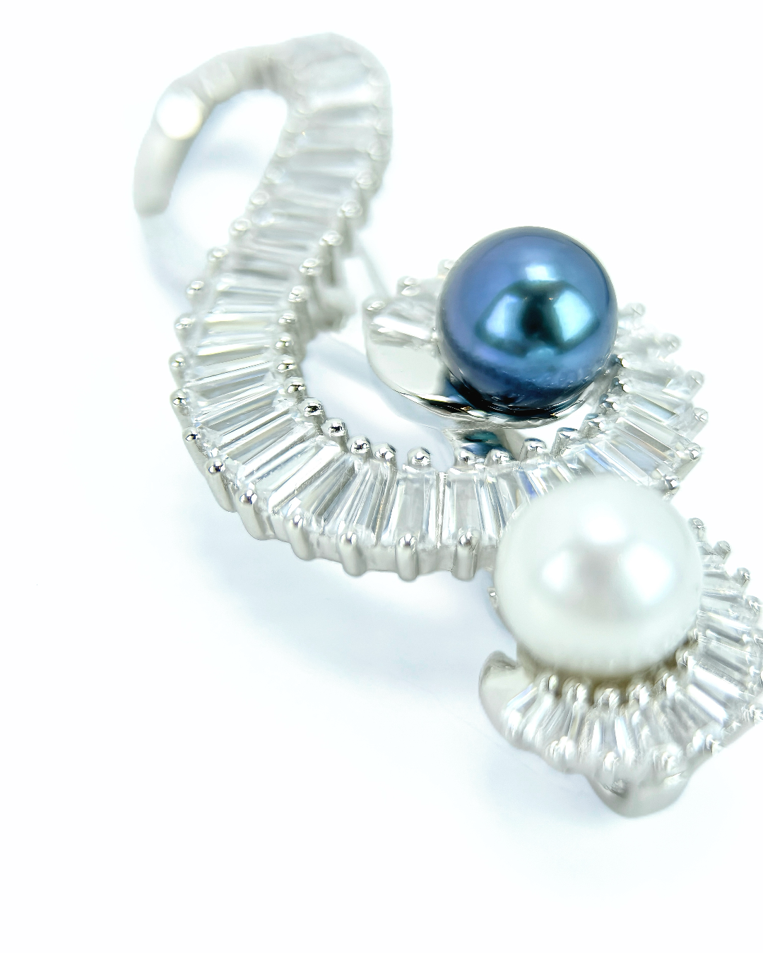 Treble Clef | Freshwater pearl Brooch