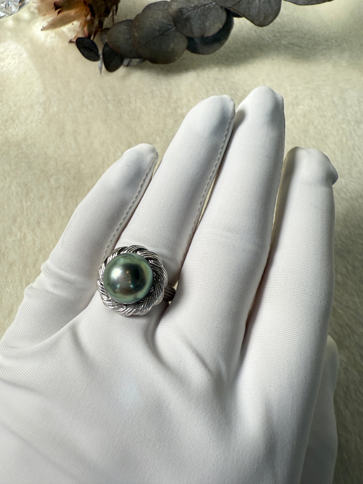 Sylvaine | Floral Ring with Green Tahitian Pearl