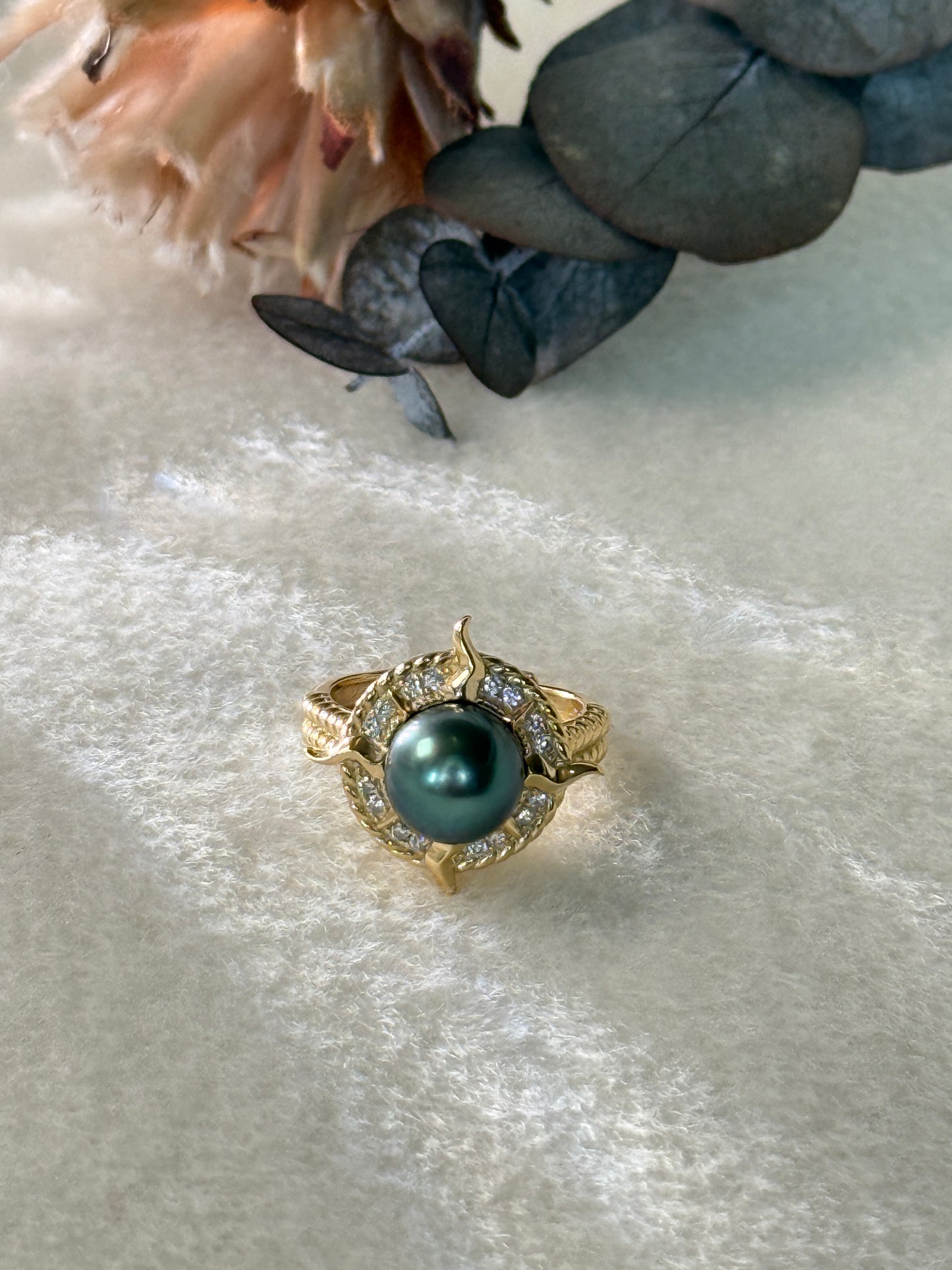 Solara | Adjustable Sun Ring with Green Tahitian Pearl