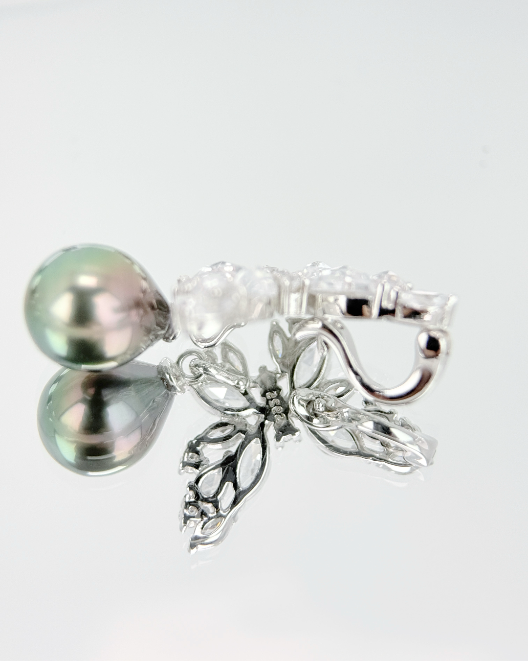 BELVIA | The Butterfly Pendant