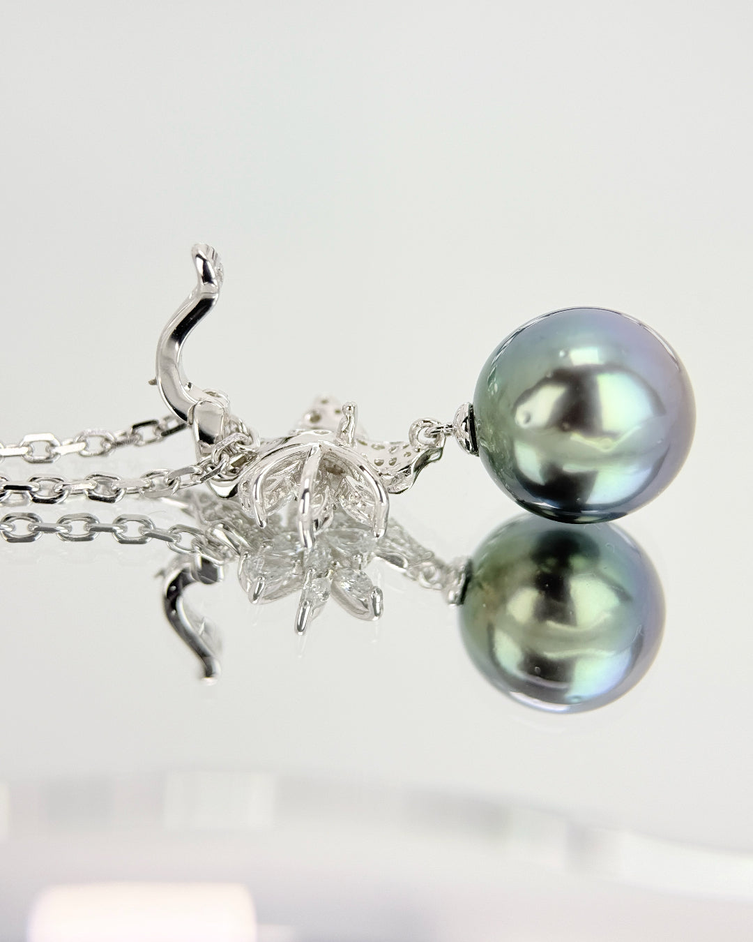BLUMA | Blooming Pendant