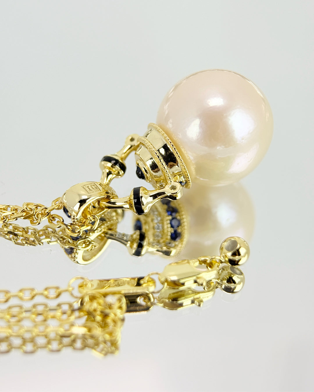 Elara | Teapot Pendant with Rare Cream-Gold Pearl