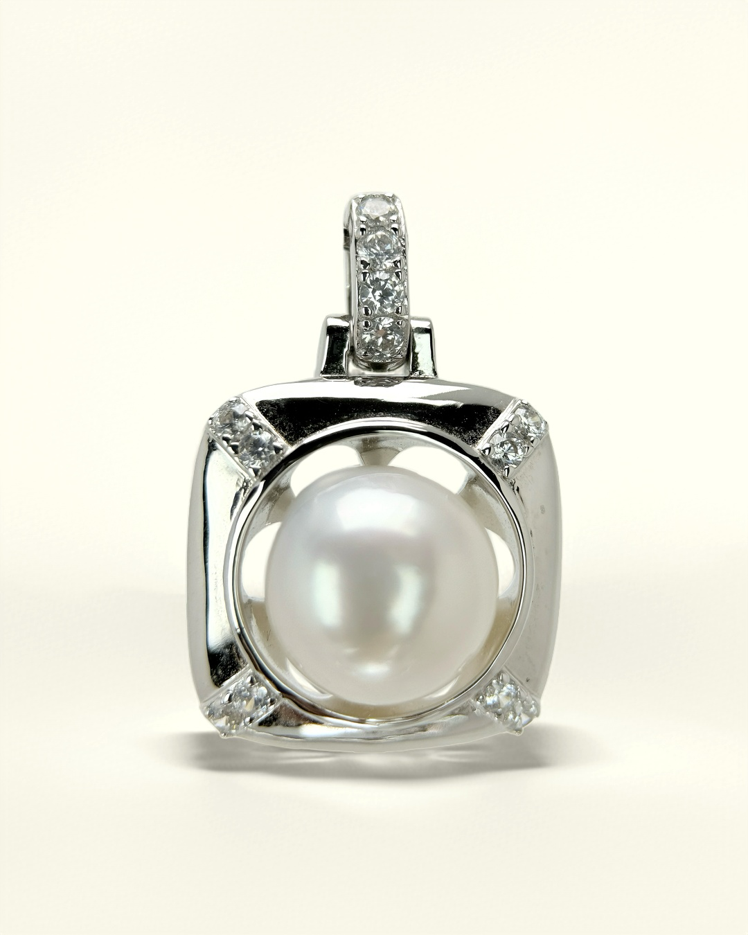 LYSSA | Lumen Shield Pendant