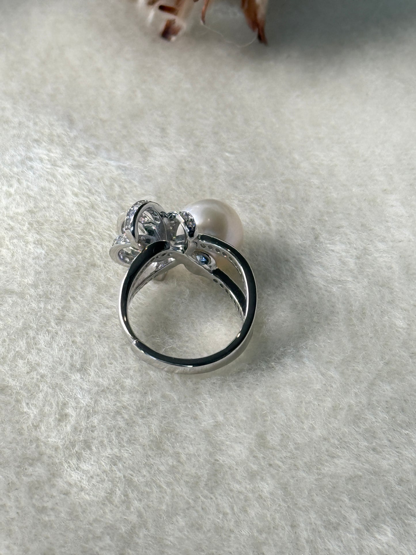 Odette | Adjustable Ring with White Freshwater Pearl