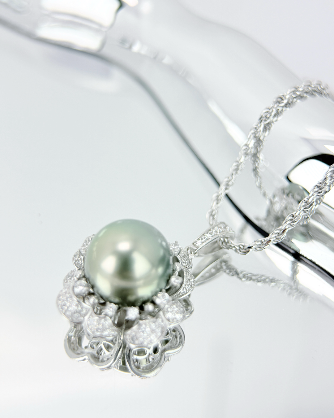 DARIELLE | Bloom of Serenity Pendant