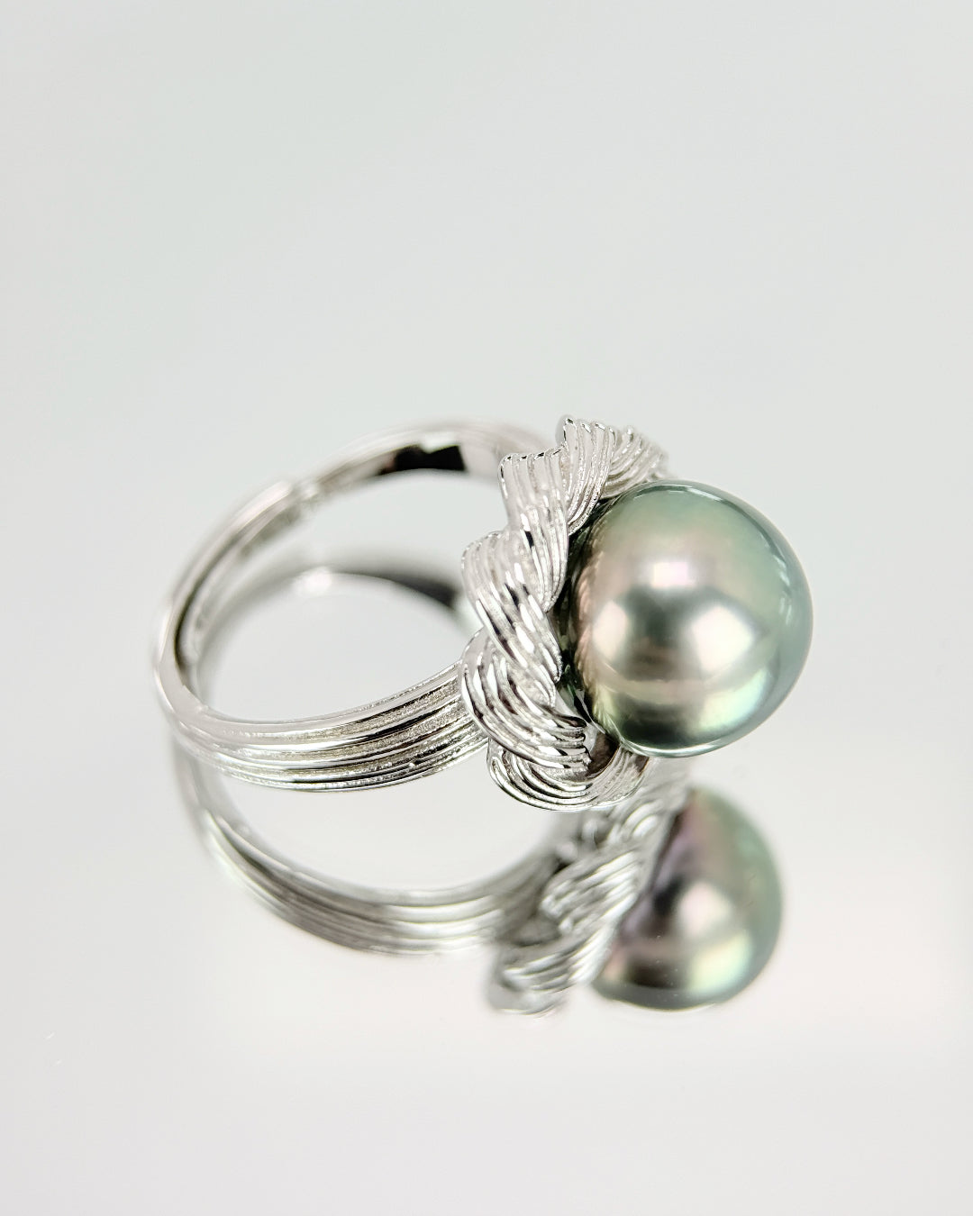 Sylvaine | Floral Ring with Green Tahitian Pearl