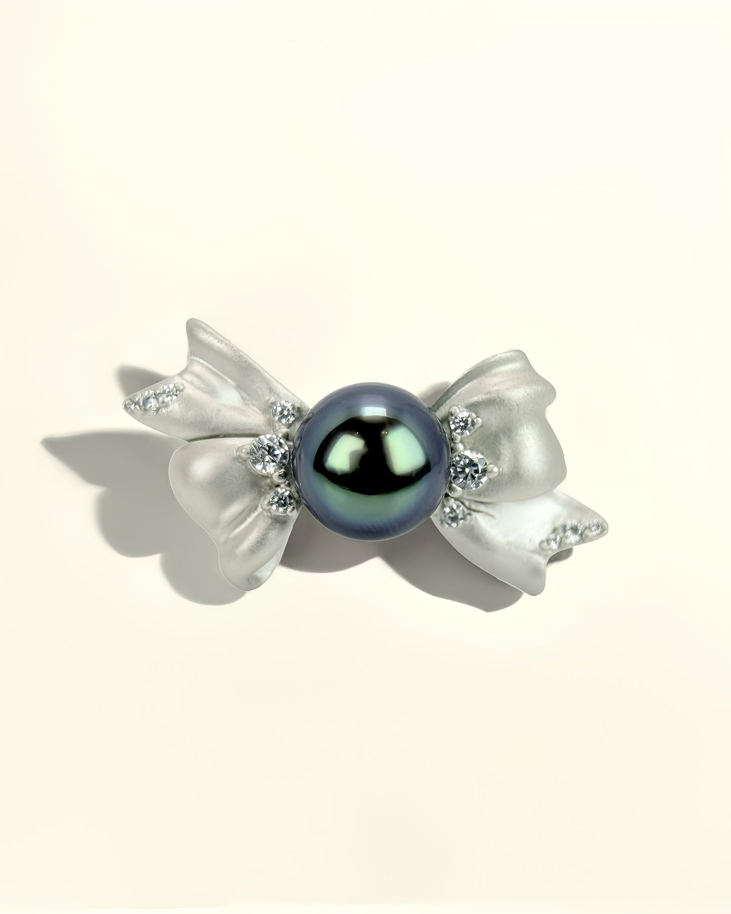 Léonie | Bow Ring with Tahitian Pearl