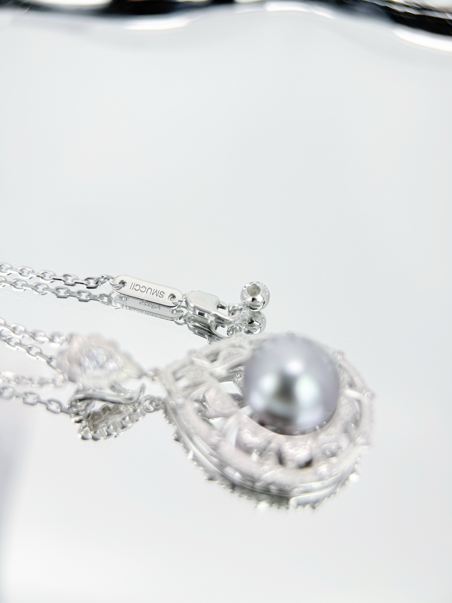 DAPHIRA | Twilight Grace Pendant