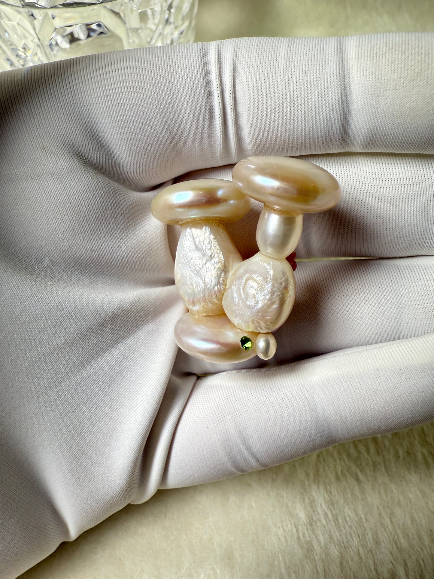 Blooming Mushroom | Baroque Pearl Table Totem