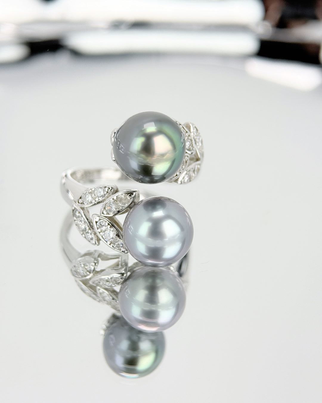 Eirleaf | Adjustable Ring with twin Tahitian Pearl